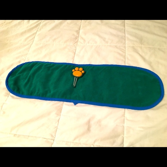 *3/$20* PLENTIFUL PAWS TOWEL & HOOK SET. TERRY ON REVERSE SIDE TO WIPE YOUR DOG. - Picture 2 of 5